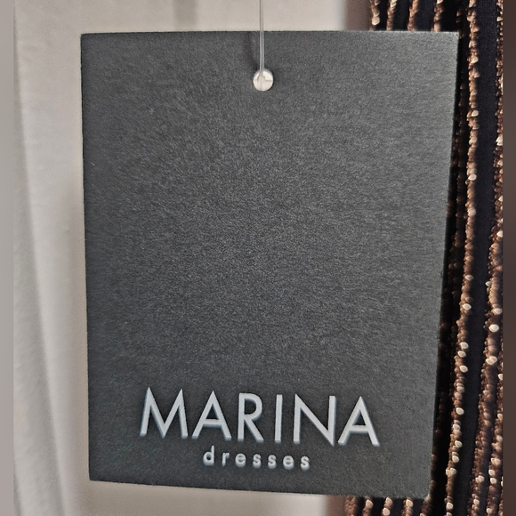 ✨️NWT~Beautiful Marina Dresses Black/Gold Metallic Maxi Dress Size 10 - Picture 8 of 16